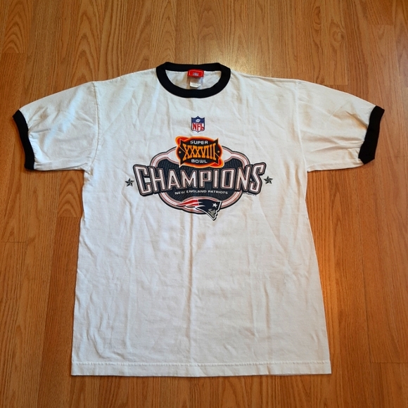 NFL New England Patriots Super Bowl XXXVIII Champions T-Shirt - Picture 1 of 3